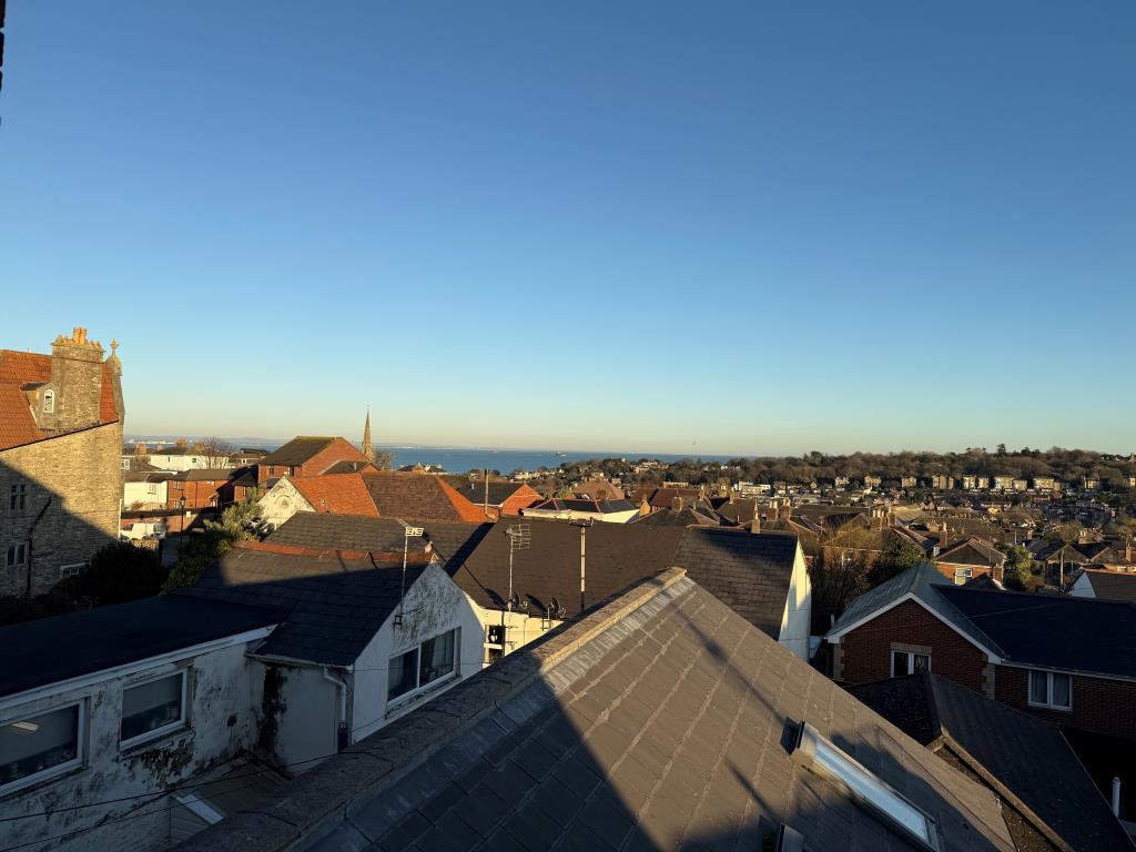 Lot: 124 - TOP FLOOR FLAT FOR IMPROVEMENT - View